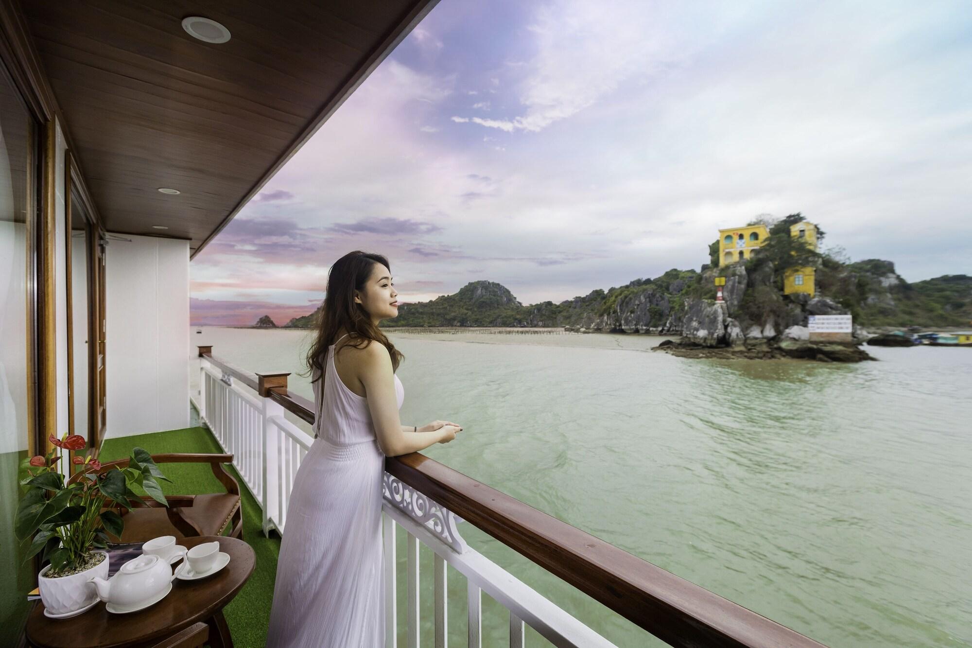 Calypso Cruises Hotel Hanoi Buitenkant foto